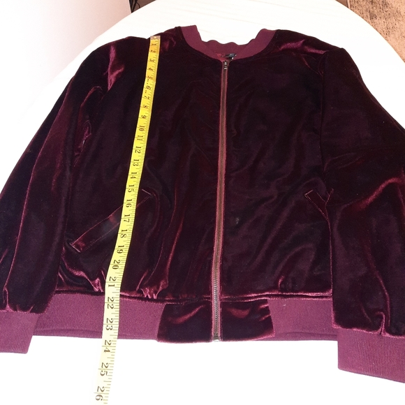 Burgundy Jacket Size med - Picture 7 of 13